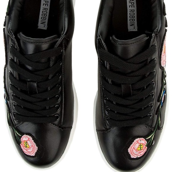 Cape Robbin Shoes Size 9 left - Picture 6 of 8